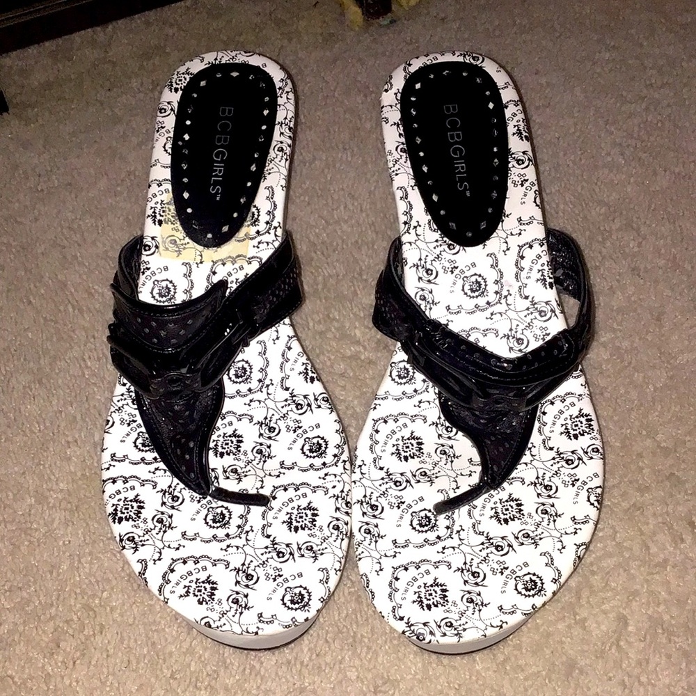 B C B Girls Sandals